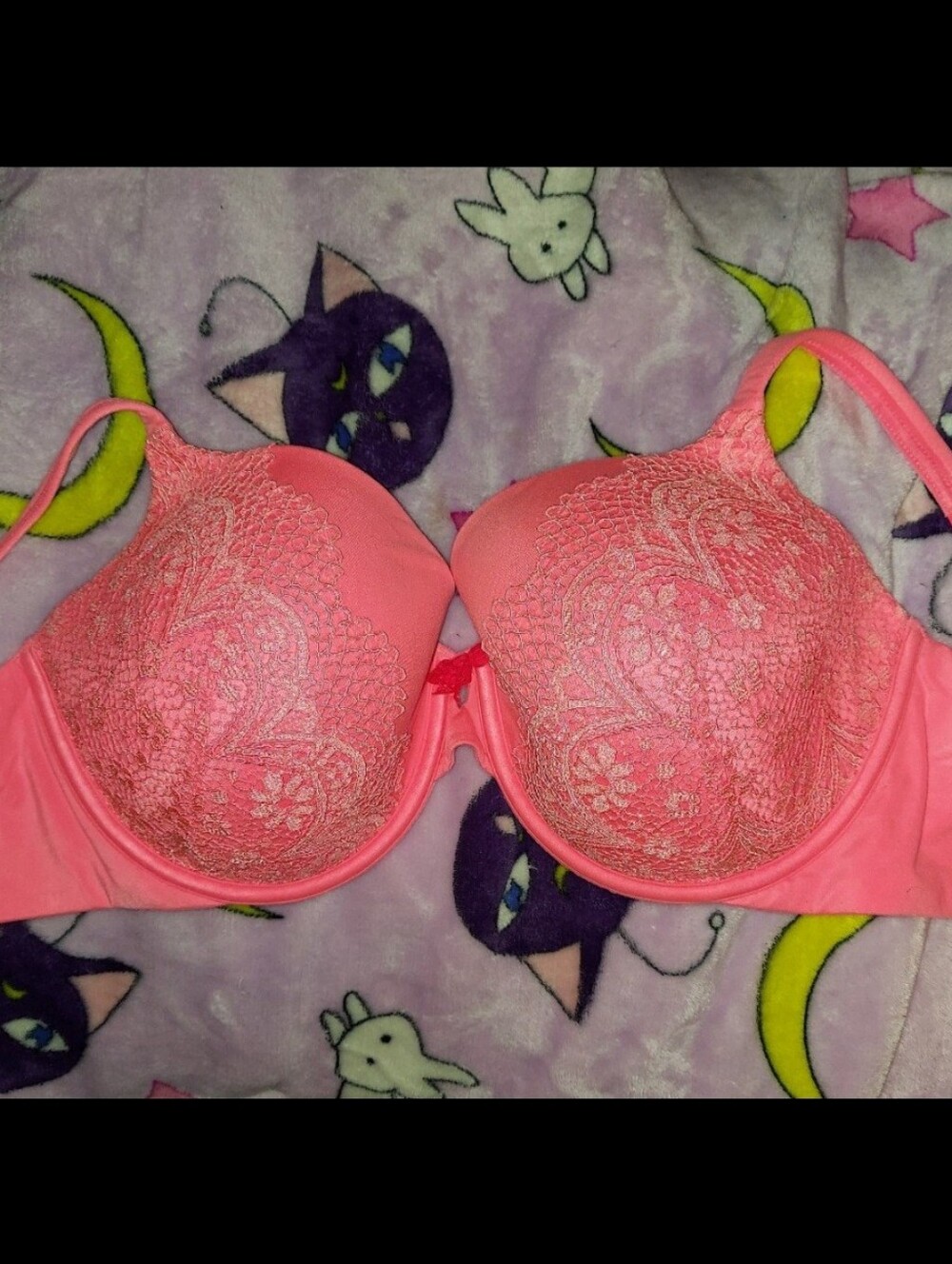 Pink Victoria's secret 40d bra
